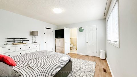 Photo 21 at 29 Cog Hill Drive, Glen Shields, Vaughan