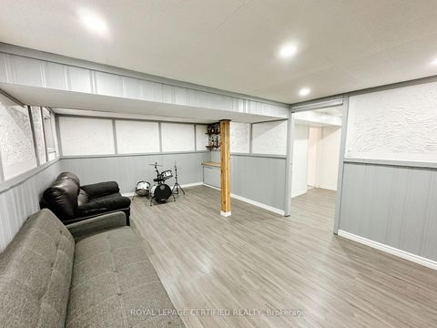 Photo 30 at 29 Cog Hill Drive, Glen Shields, Vaughan