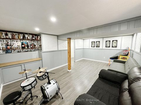 Photo 31 at 29 Cog Hill Drive, Glen Shields, Vaughan