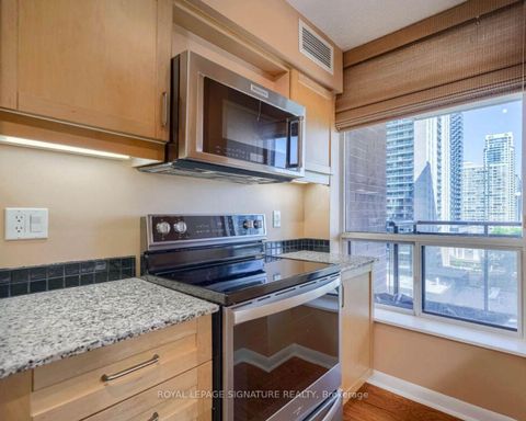 Photo 3 at 910 - 33 Sheppard Avenue, Willowdale East, Toronto