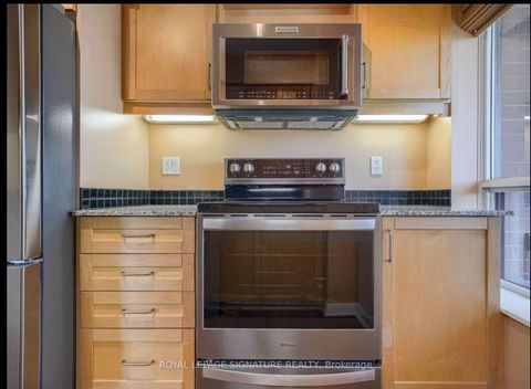 Photo 4 at 910 - 33 Sheppard Avenue, Willowdale East, Toronto