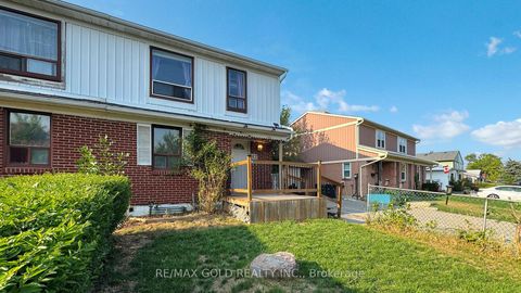 Photo 2 at 42 Murison Boulevard, Malvern, Toronto