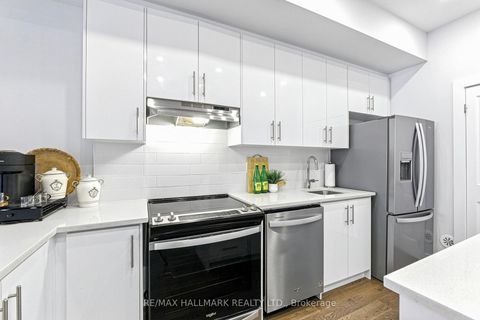 Photo 7 at 148 - 9590 Islington Avenue, Sonoma Heights, Vaughan