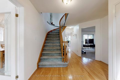 Photo 2 at 184 Hanmer Street W, West Bayfield, Barrie