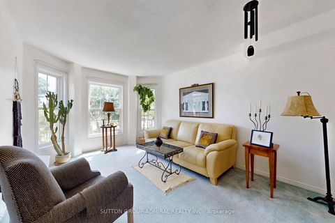 Photo 3 at 184 Hanmer Street W, West Bayfield, Barrie
