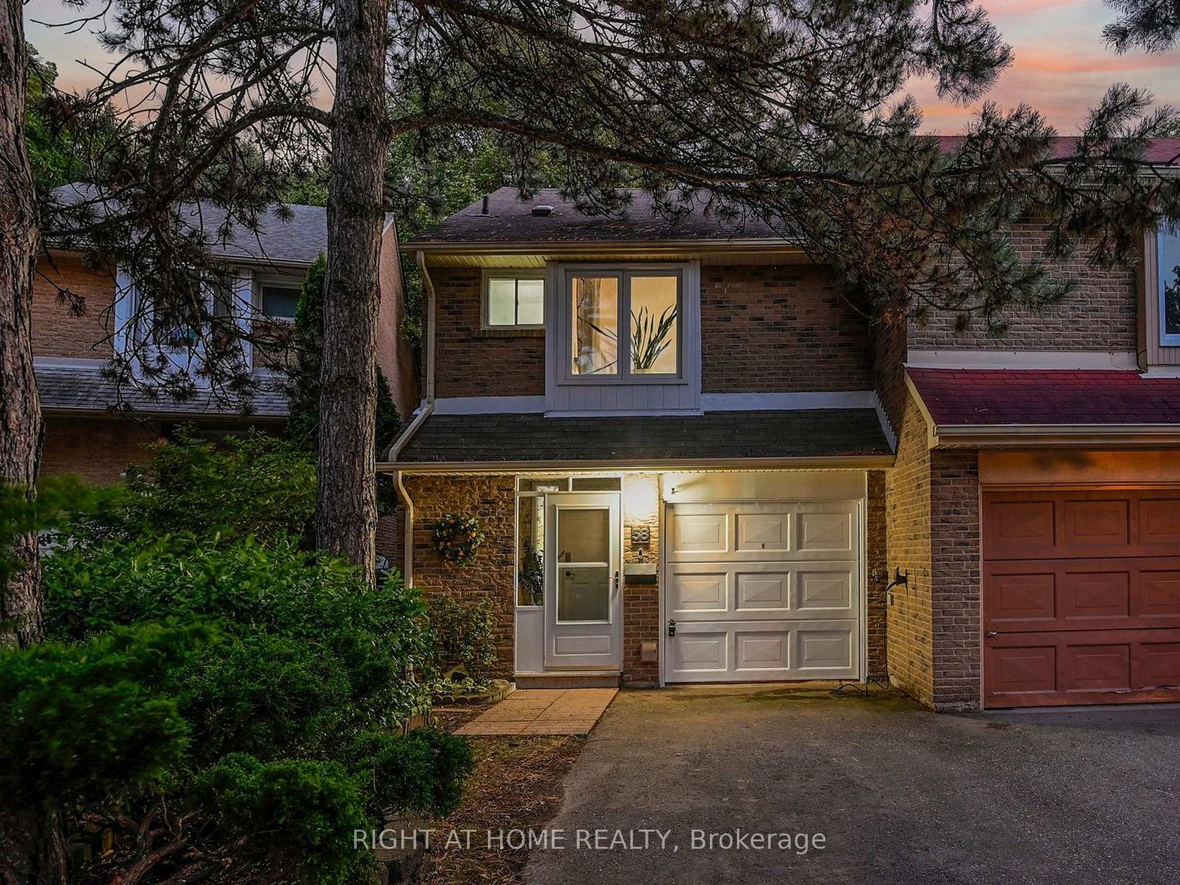 58 Stoneham Road, West Deane, Toronto 