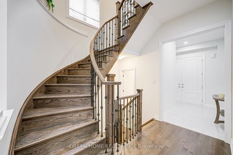 Photo 5 at 113 Botelho Circle, Bayview Southeast, Aurora