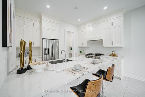 Photo 14 at 113 Botelho Circle, Bayview Southeast, Aurora
