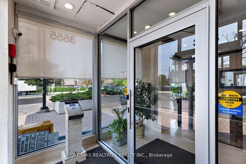 Photo 3 at #205 - 3555 Bathurst Street, Nortown, Toronto