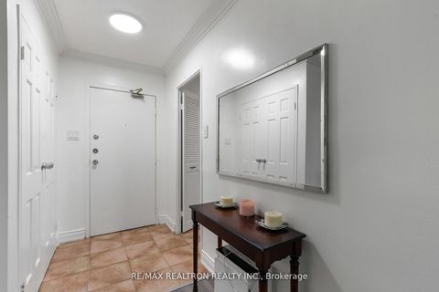 Photo 4 at #205 - 3555 Bathurst Street, Nortown, Toronto