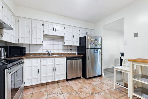 Photo 15 at #205 - 3555 Bathurst Street, Nortown, Toronto