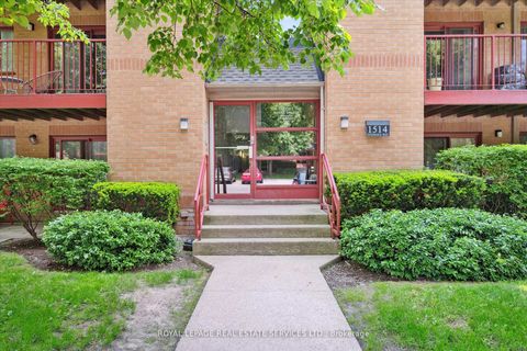 Photo 4 at 532 - 1514 Pilgrims Way, GA Glen Abbey, Oakville