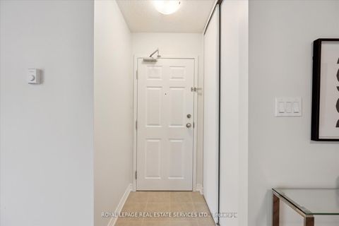 Photo 5 at 532 - 1514 Pilgrims Way, GA Glen Abbey, Oakville