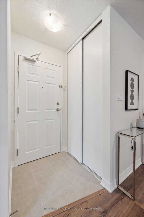 Photo 6 at 532 - 1514 Pilgrims Way, GA Glen Abbey, Oakville