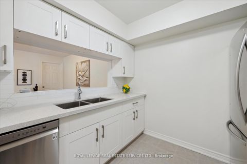Photo 15 at 532 - 1514 Pilgrims Way, GA Glen Abbey, Oakville