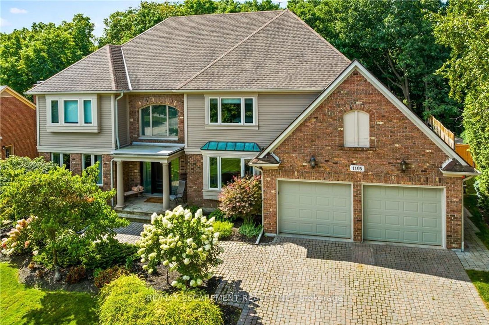 1103 Crofton Way, Tyandaga, Burlington by Loree Meneguzzi Real Estate 1103 Crofton Way, Tyandaga, Burlington