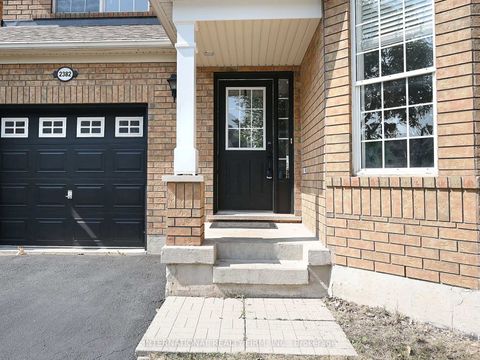 Photo 1 at 2382 Falkland Crescent, WT West Oak Trails, Oakville