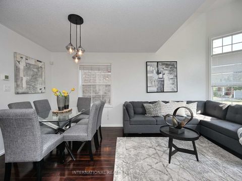 Photo 3 at 2382 Falkland Crescent, WT West Oak Trails, Oakville