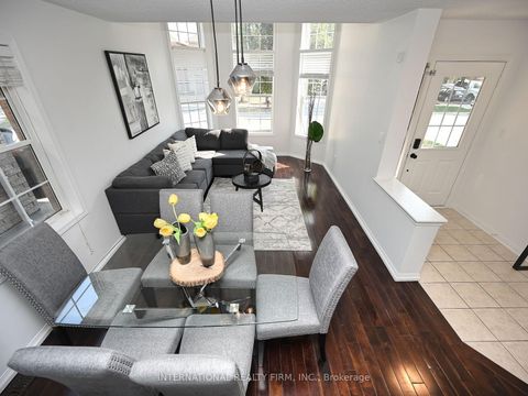 Photo 6 at 2382 Falkland Crescent, WT West Oak Trails, Oakville