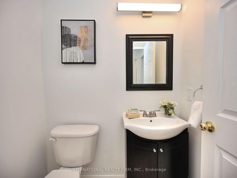 Photo 20 at 2382 Falkland Crescent, WT West Oak Trails, Oakville