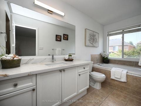 Photo 25 at 2382 Falkland Crescent, WT West Oak Trails, Oakville