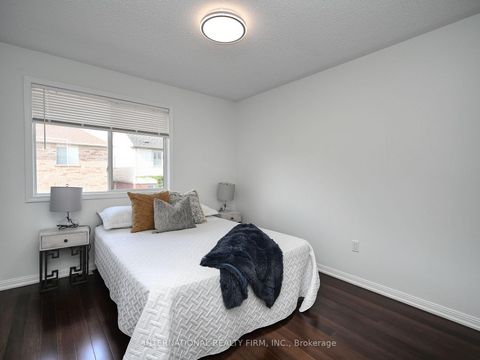 Photo 31 at 2382 Falkland Crescent, WT West Oak Trails, Oakville