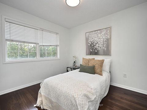 Photo 34 at 2382 Falkland Crescent, WT West Oak Trails, Oakville