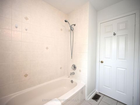 Photo 36 at 2382 Falkland Crescent, WT West Oak Trails, Oakville