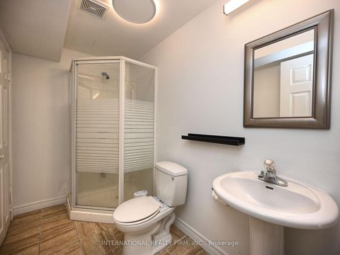 Photo 42 at 2382 Falkland Crescent, WT West Oak Trails, Oakville