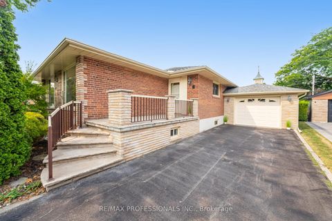 Photo 2 at 6 Tapley Drive, Richview, Toronto