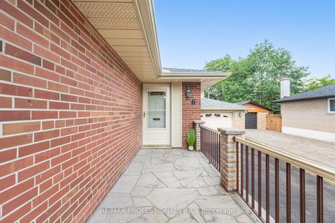 Photo 3 at 6 Tapley Drive, Richview, Toronto