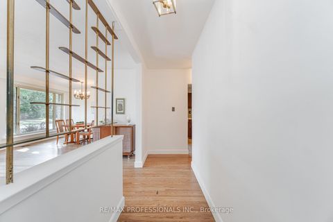 Photo 5 at 6 Tapley Drive, Richview, Toronto