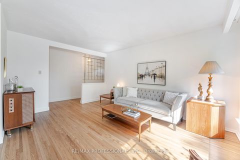 Photo 8 at 6 Tapley Drive, Richview, Toronto