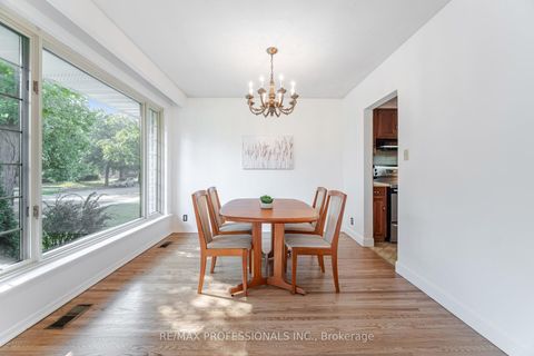 Photo 10 at 6 Tapley Drive, Richview, Toronto