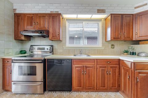 Photo 14 at 6 Tapley Drive, Richview, Toronto