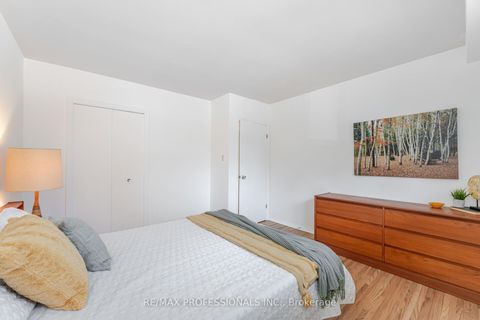 Photo 19 at 6 Tapley Drive, Richview, Toronto