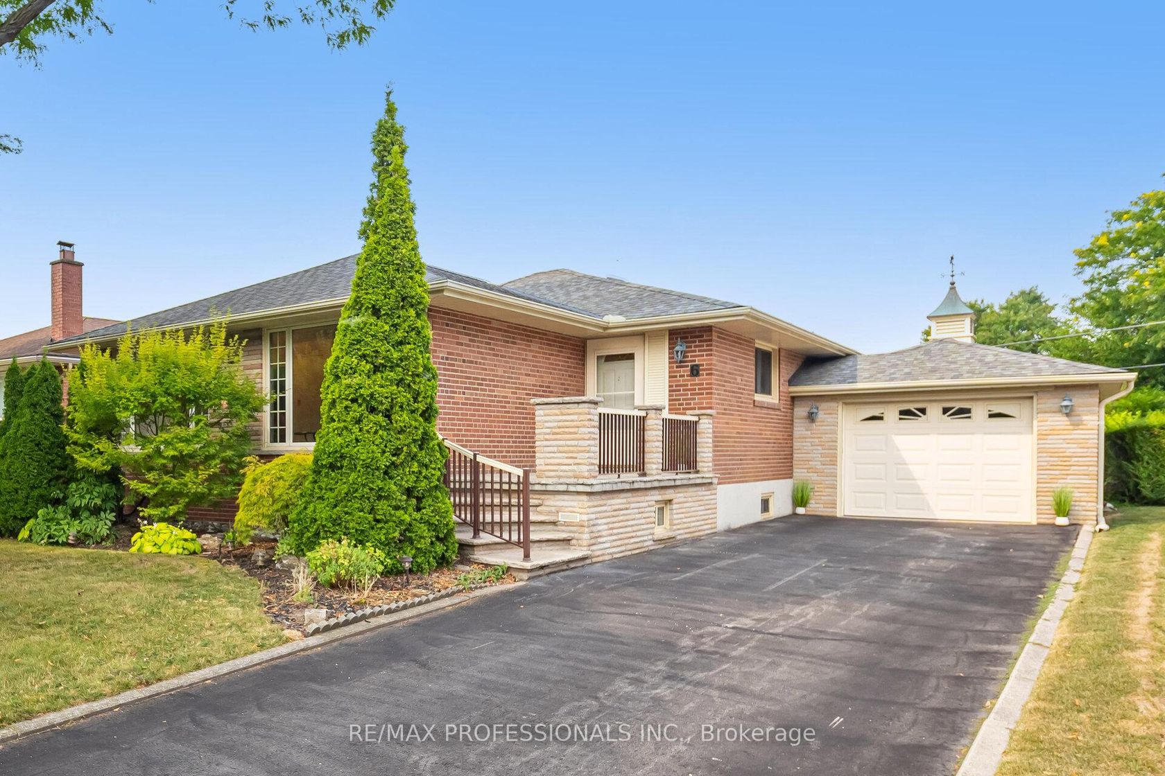 6 Tapley Drive, Richview, Toronto 