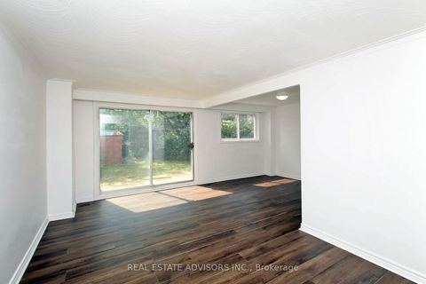 Photo 2 at 46 Laskay Crescent, Black Creek, Toronto