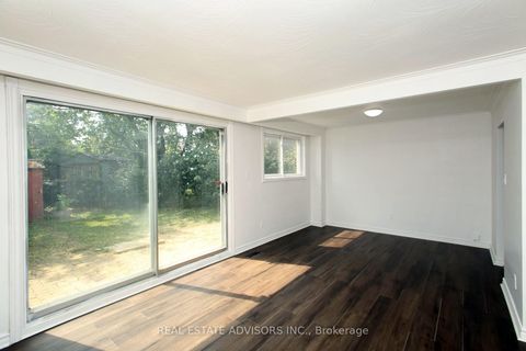 Photo 3 at 46 Laskay Crescent, Black Creek, Toronto