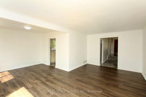 Photo 4 at 46 Laskay Crescent, Black Creek, Toronto