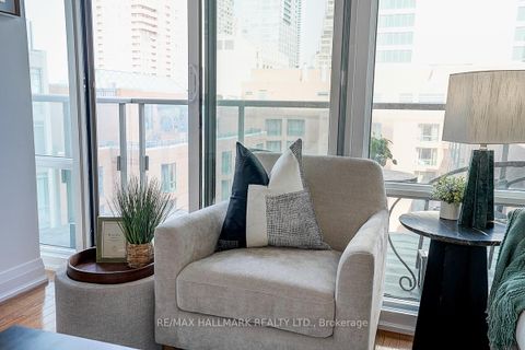 Photo 2 at 819 - 1 Bedford Road, Annex, Toronto