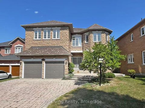 Photo 1 at 7 Earl Grey Court, Bayview Hill, Richmond Hill