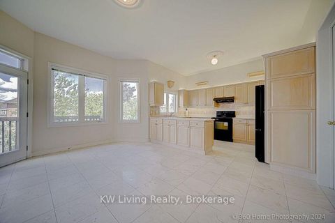 Photo 11 at 7 Earl Grey Court, Bayview Hill, Richmond Hill