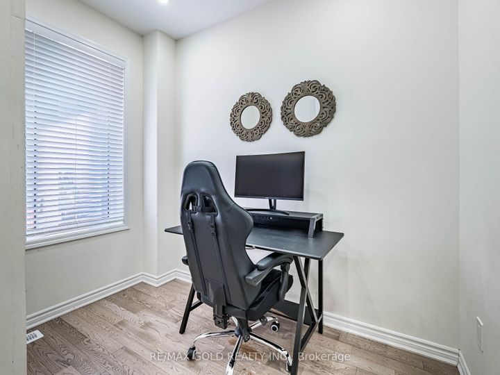 Photo 4 at 36 Feeder Street, Northwest Brampton, Brampton