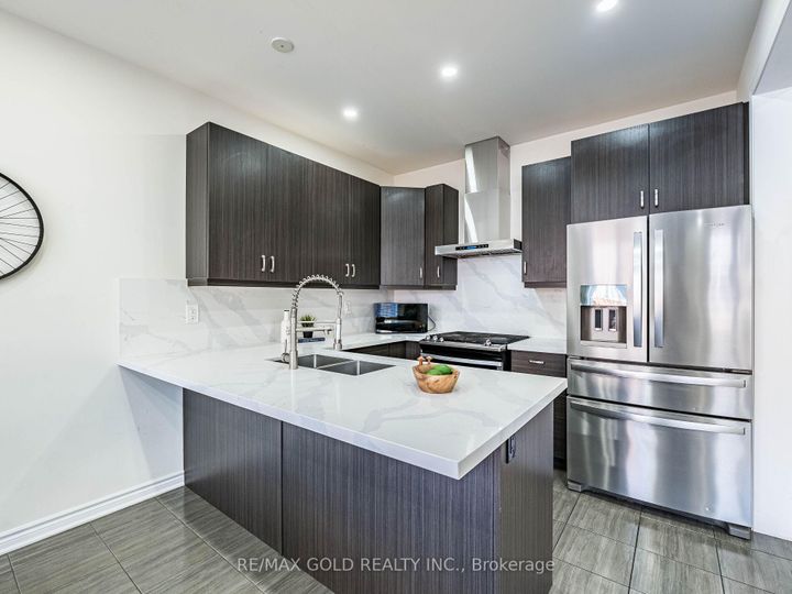 Photo 12 at 36 Feeder Street, Northwest Brampton, Brampton