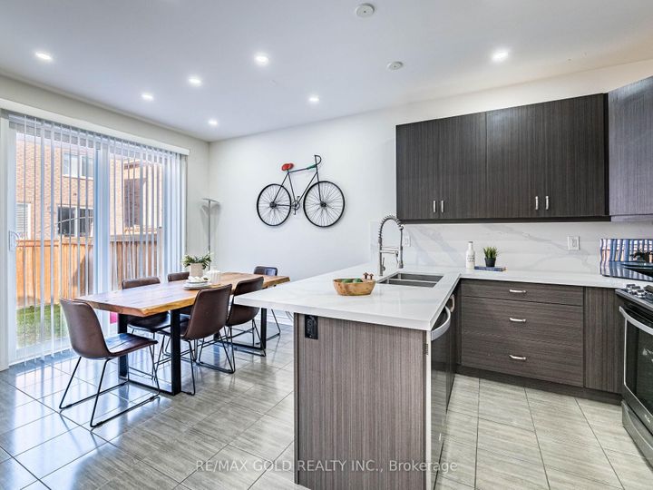 Photo 14 at 36 Feeder Street, Northwest Brampton, Brampton