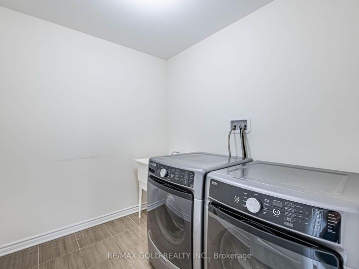 Photo 26 at 36 Feeder Street, Northwest Brampton, Brampton