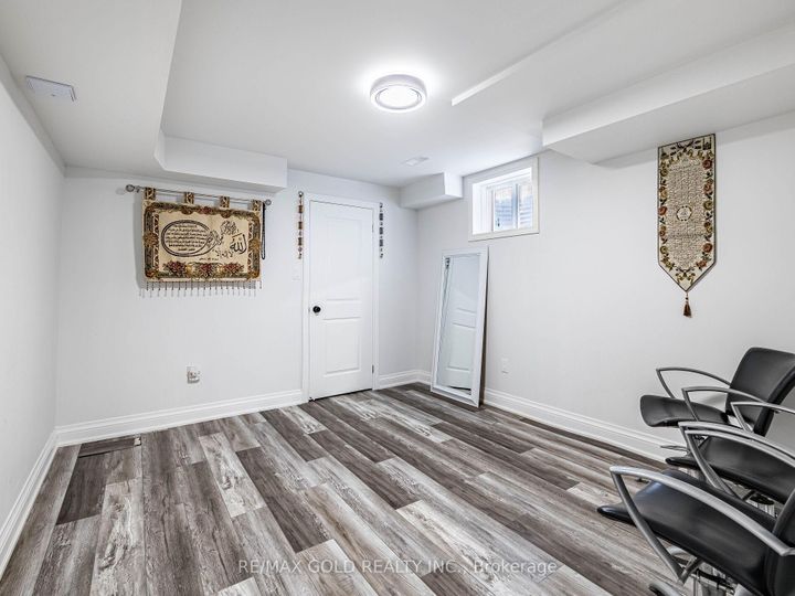 Photo 32 at 36 Feeder Street, Northwest Brampton, Brampton