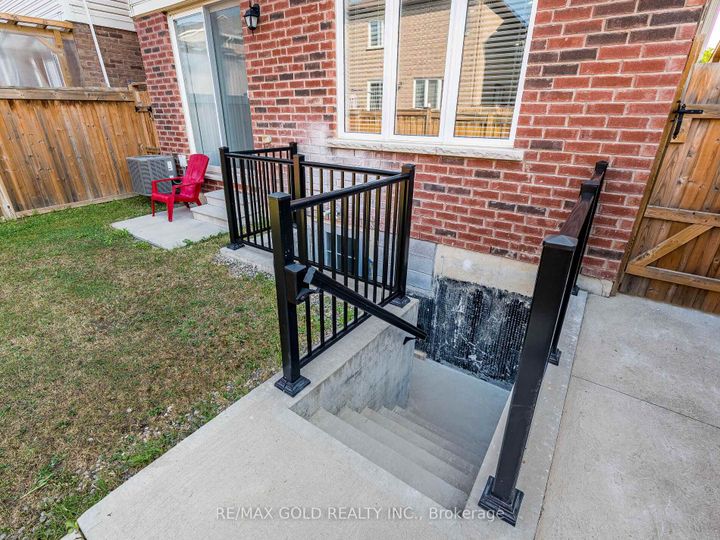 Photo 36 at 36 Feeder Street, Northwest Brampton, Brampton
