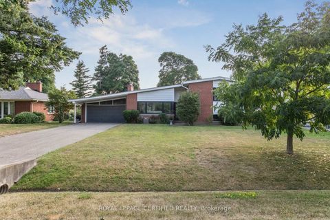 Photo 1 at 462 The Kingsway, Rosethorn, Toronto